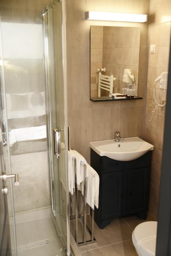 Victoria Rooms Oradea Luaran gambar