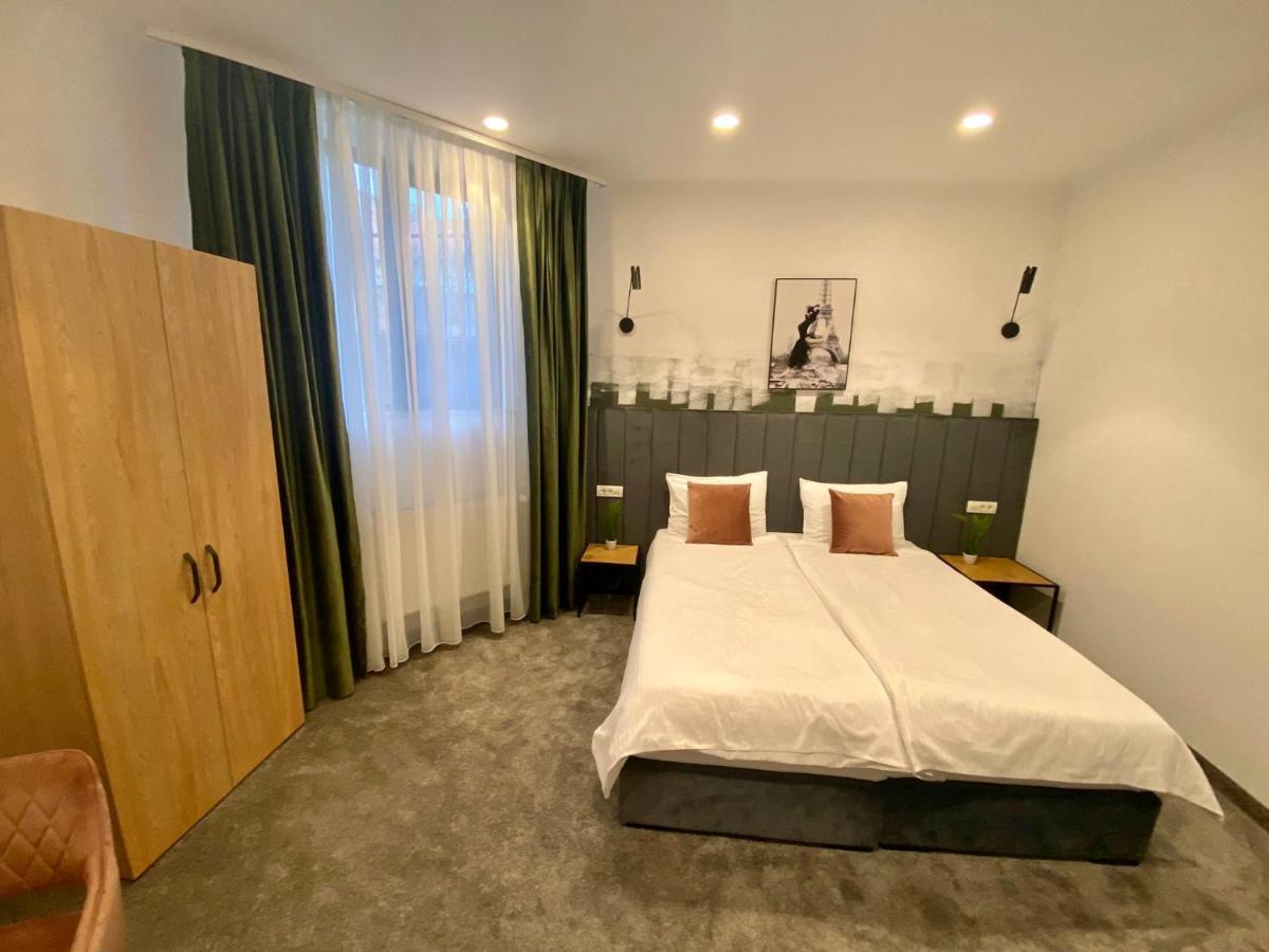 Victoria Rooms Oradea Luaran gambar
